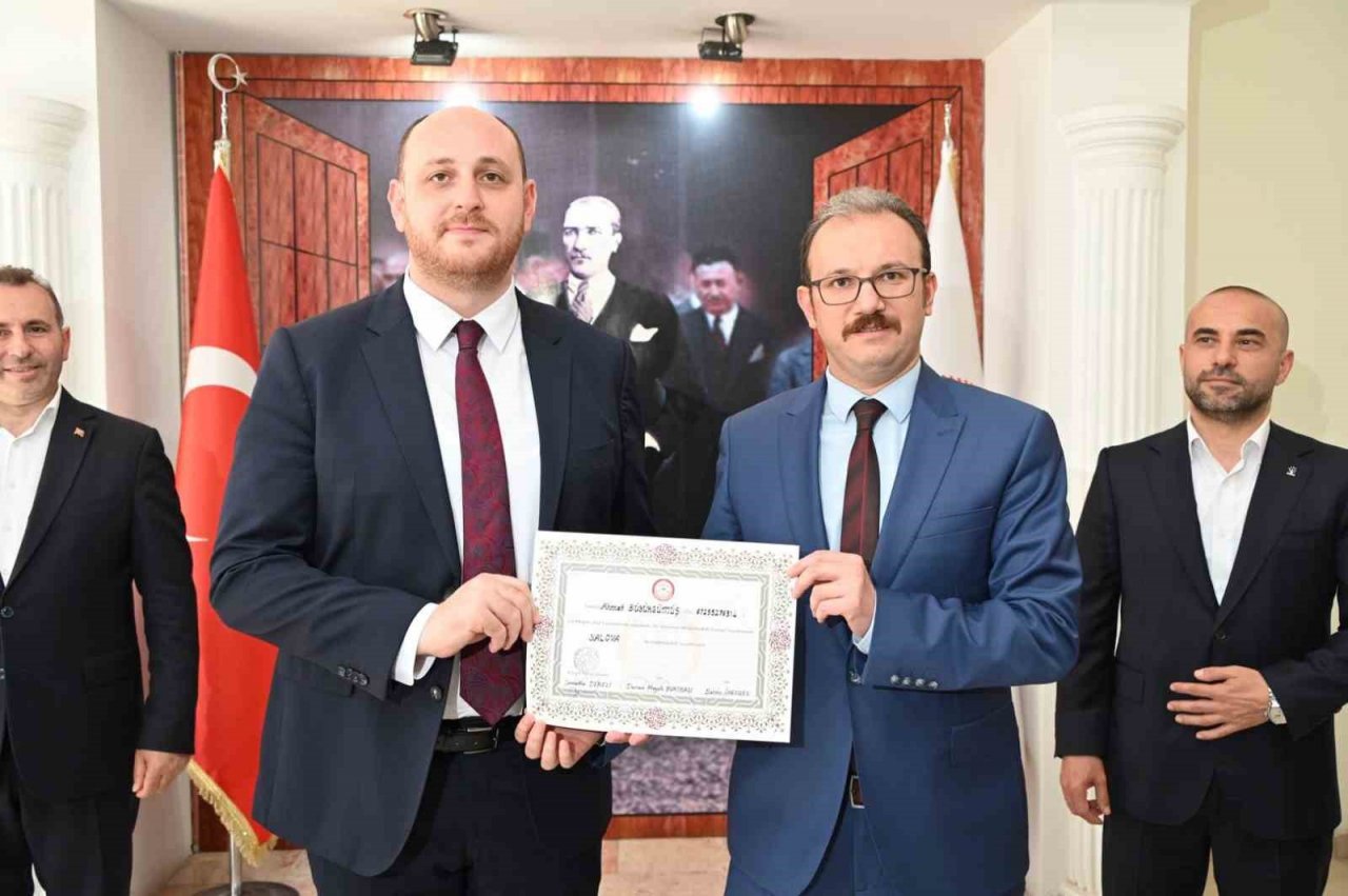 AK Parti Yalova milletvekilleri mazbatalarını aldı