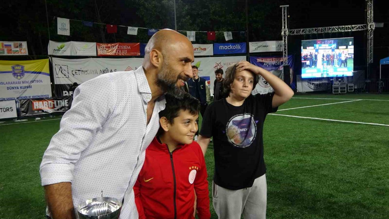 Eski Galatasaraylı futbolcular şampiyonluk yarışını değerlendirdi