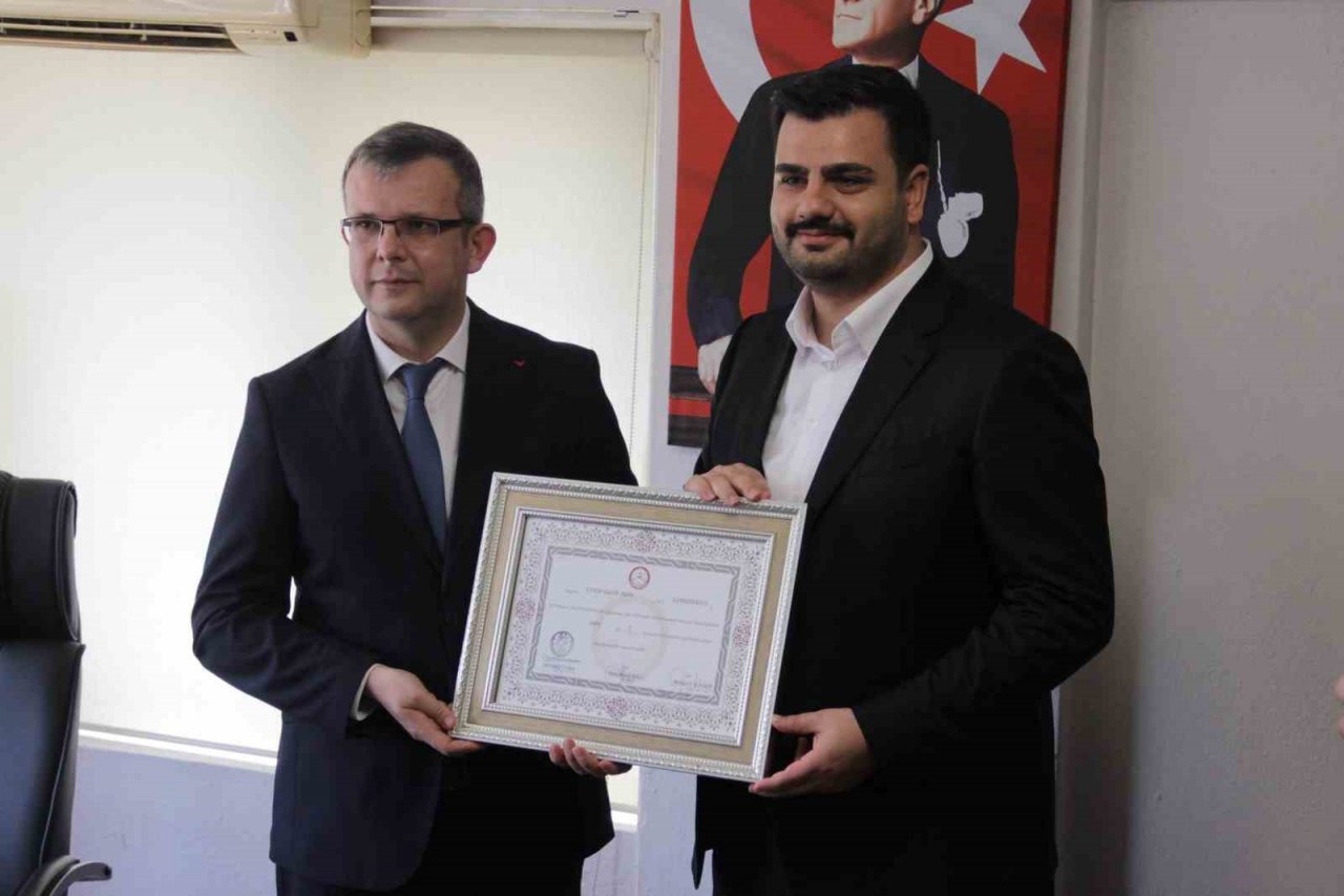 AK Parti’nin İzmir Milletvekilleri mazbatalarını aldı