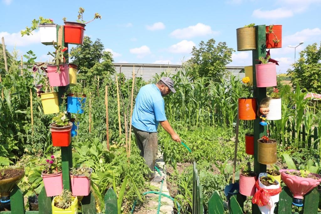 Arnavutköy Belediyesi’nden vatandaşlara ‘Atalık Tohumu’ desteği