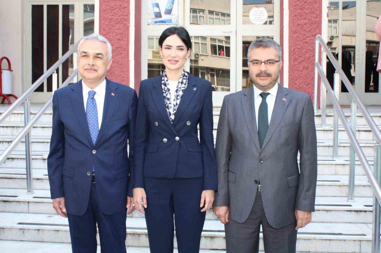 AK Partili vekiller mazbatalarına kavuştu