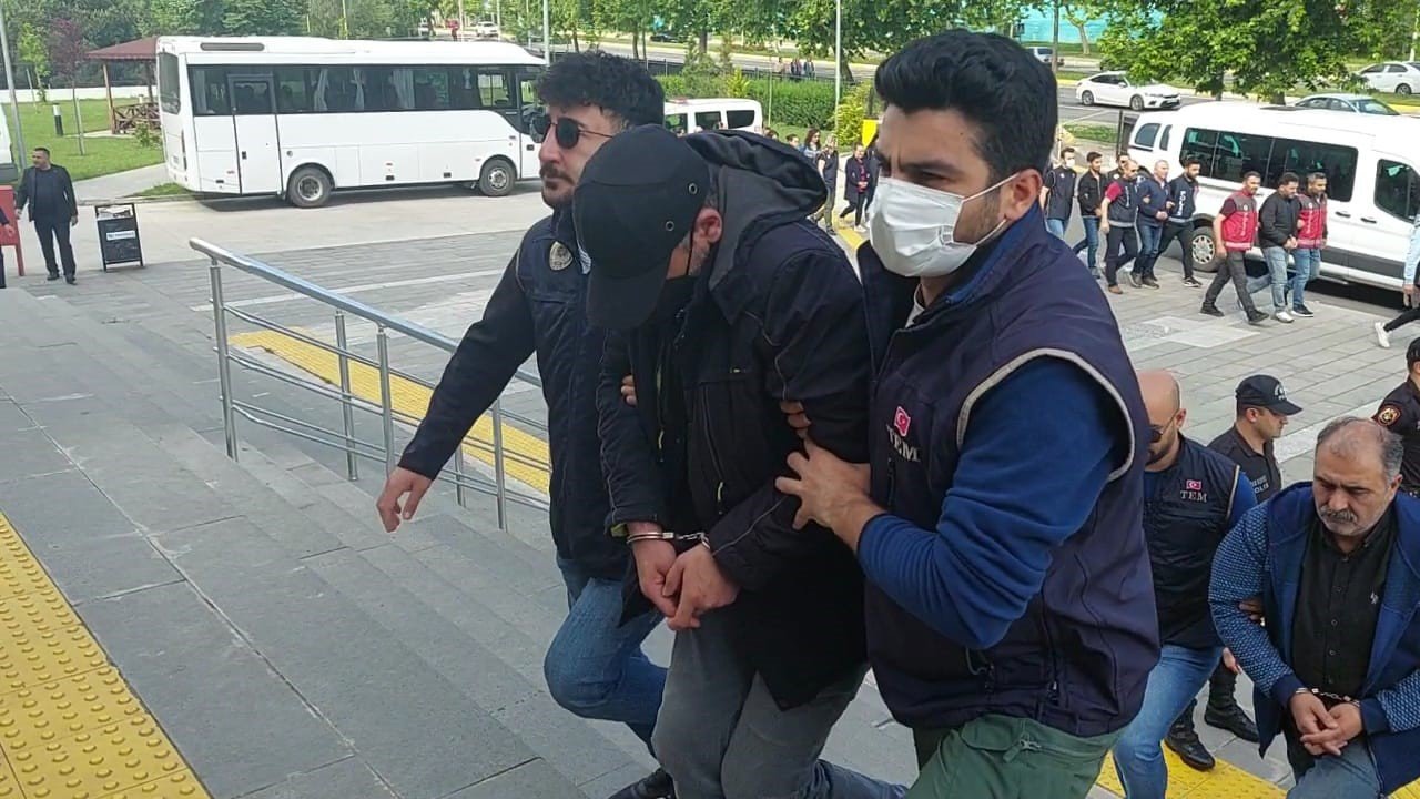 PKK elebaşının korumasının yakalandığı operasyonda 24 kişi adliyede