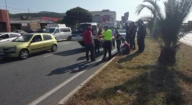 Şerit değiştiren kamyonete çarpan otomobil takla attı: 1 yaralı