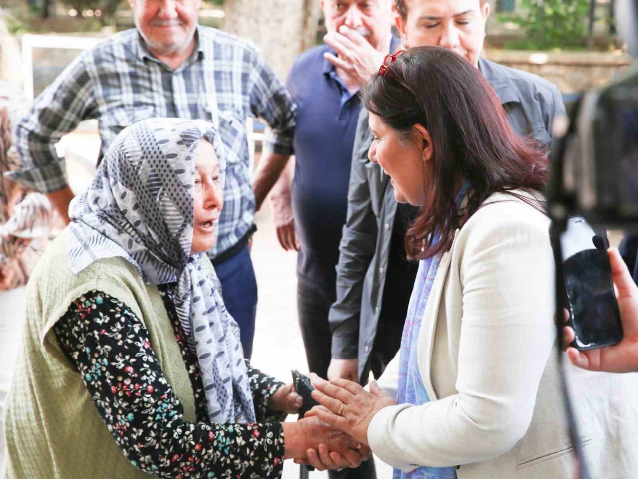 Başkan Çerçioğlu, Sultanhisar Pazarı’nı ziyaret etti
