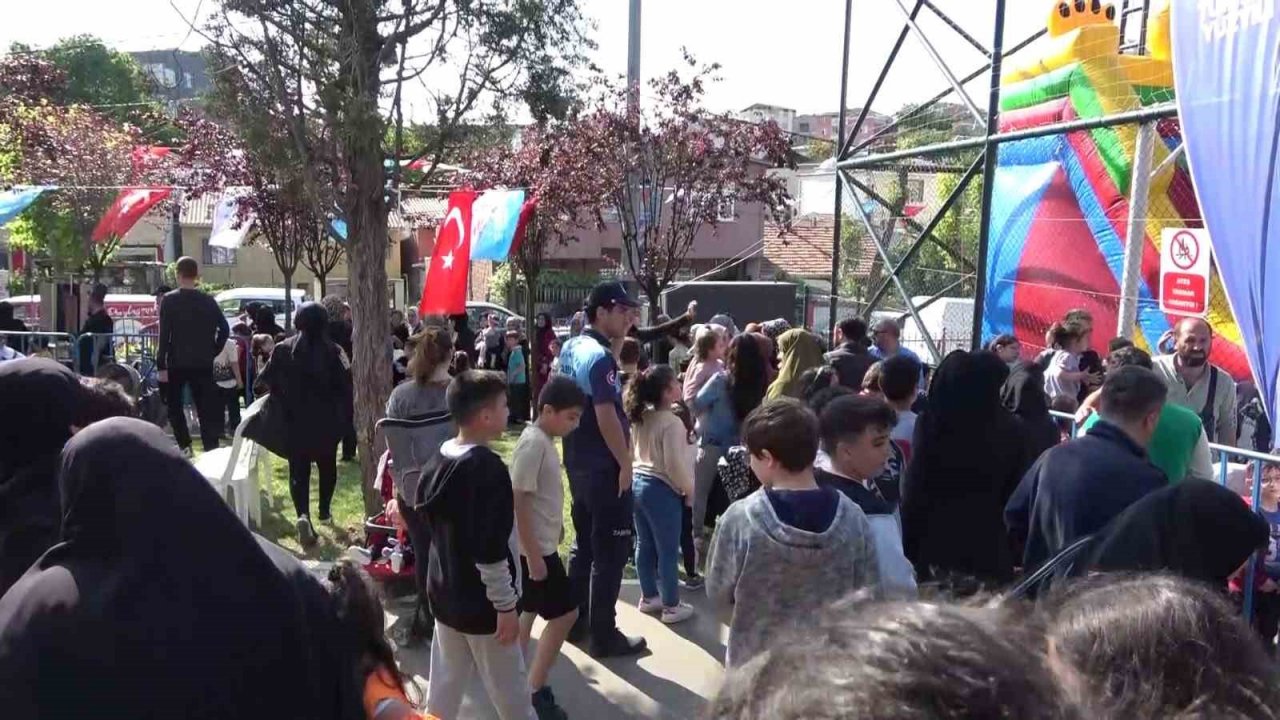 Ümraniye Çocuk Festivali’nde çocuklar doyasıya eğleniyor