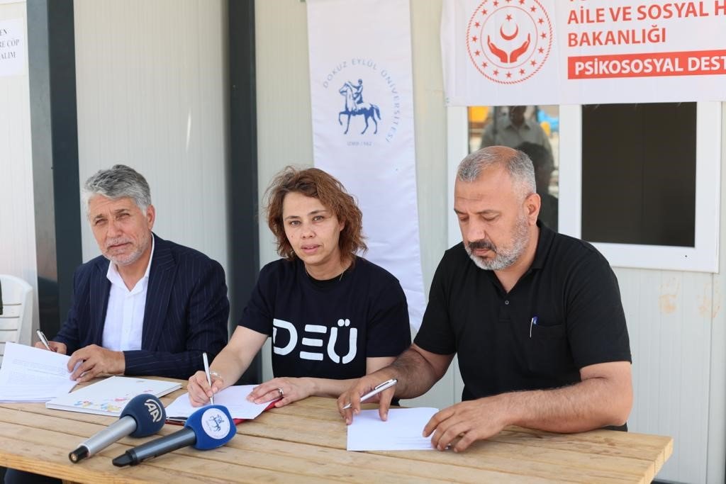 DEÜ, deprem bölgesindeki 7. su arıtma ünitesini açtı