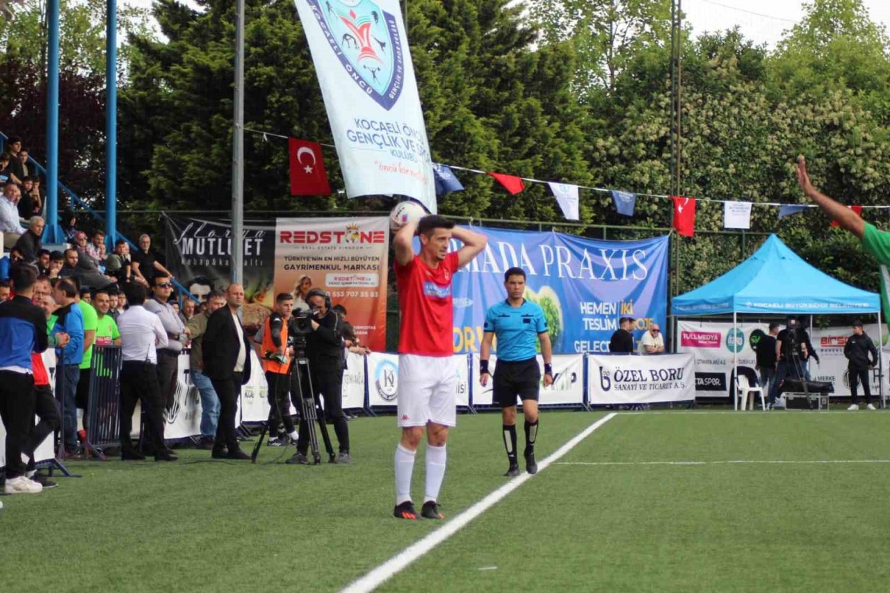 Eski Galatasaraylı futbolcular şampiyonluk yarışını değerlendirdi