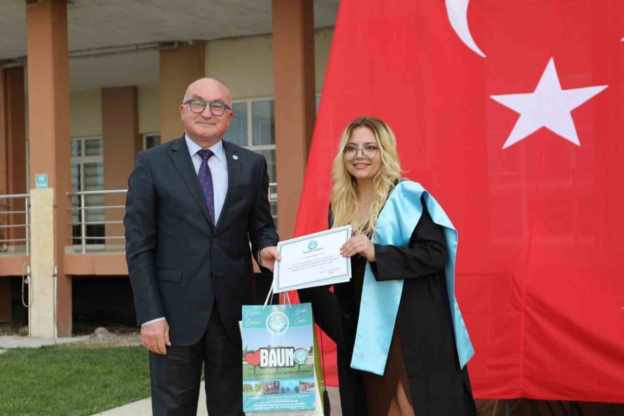 Balıkesir Üniversitesi yılın ilk mezunlarını Burhaniye’de verdi