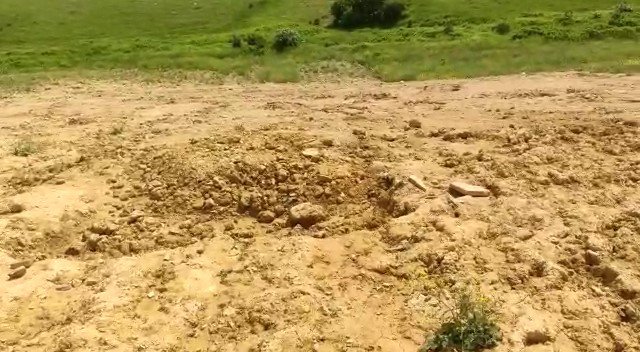 Dağlık arazide kaçak kazı yaparken jandarmaya yakalandılar