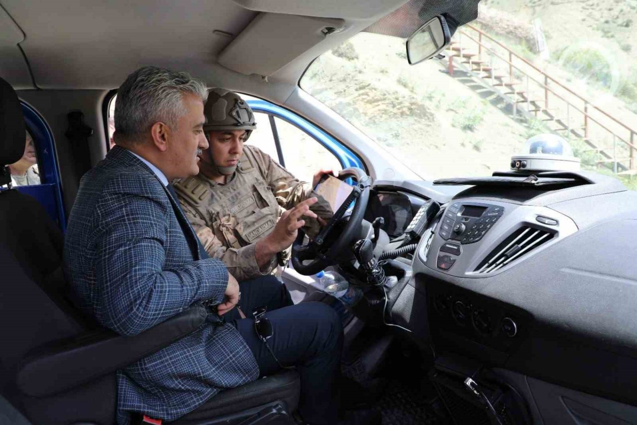 Vali Makas, üs bölgesinde denetimlerde bulundu