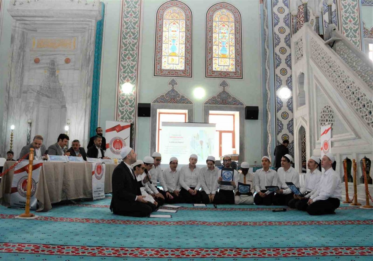 Eskişehir’de “Genç Hatipler Hutbe Okuma Bölge Yarışması” gerçekleştirildi