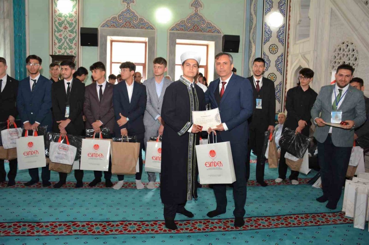 Eskişehir’de “Genç Hatipler Hutbe Okuma Bölge Yarışması” gerçekleştirildi