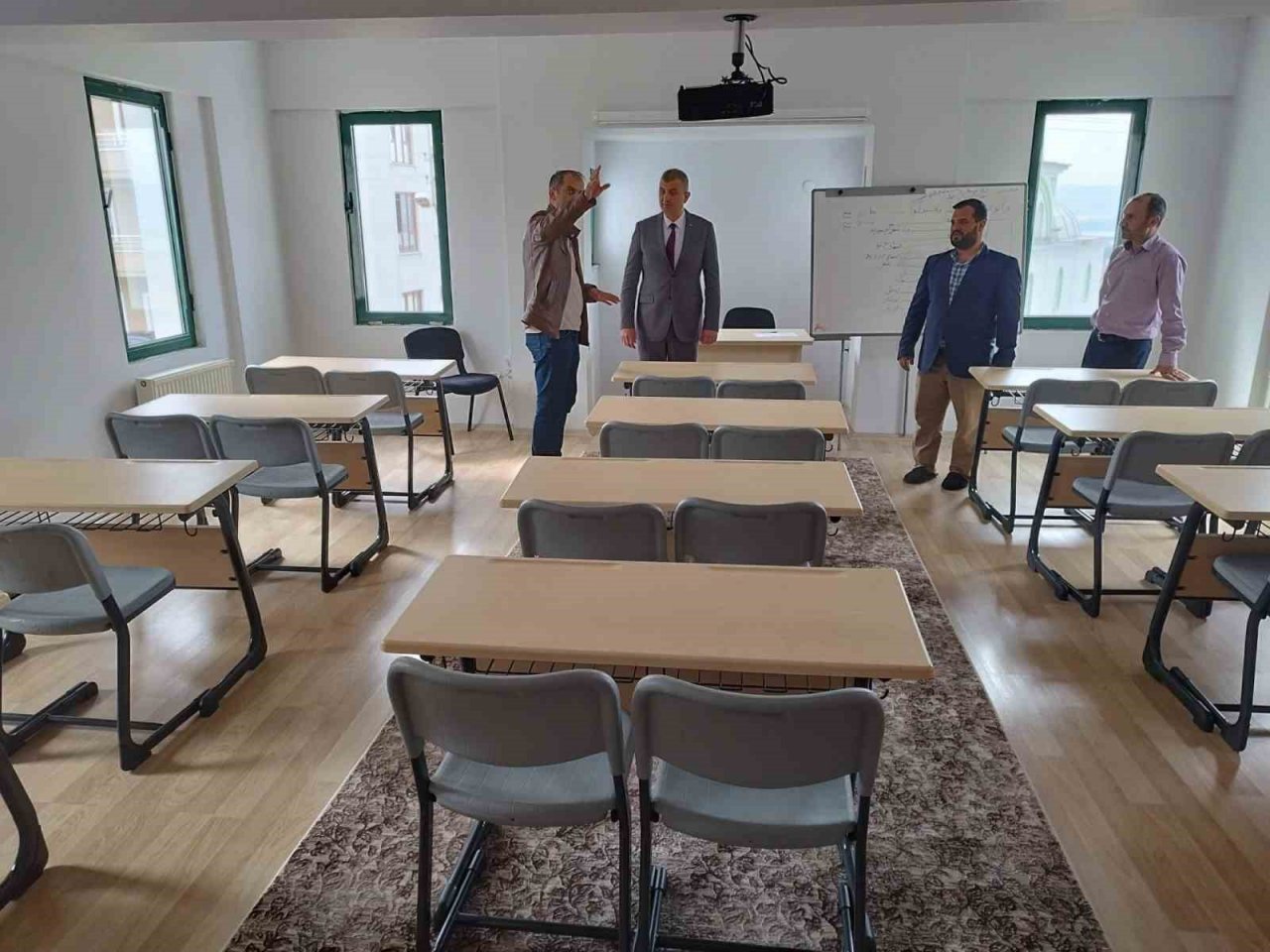 Gölcük Diyanet Gençlik Merkezi hizmete girdi