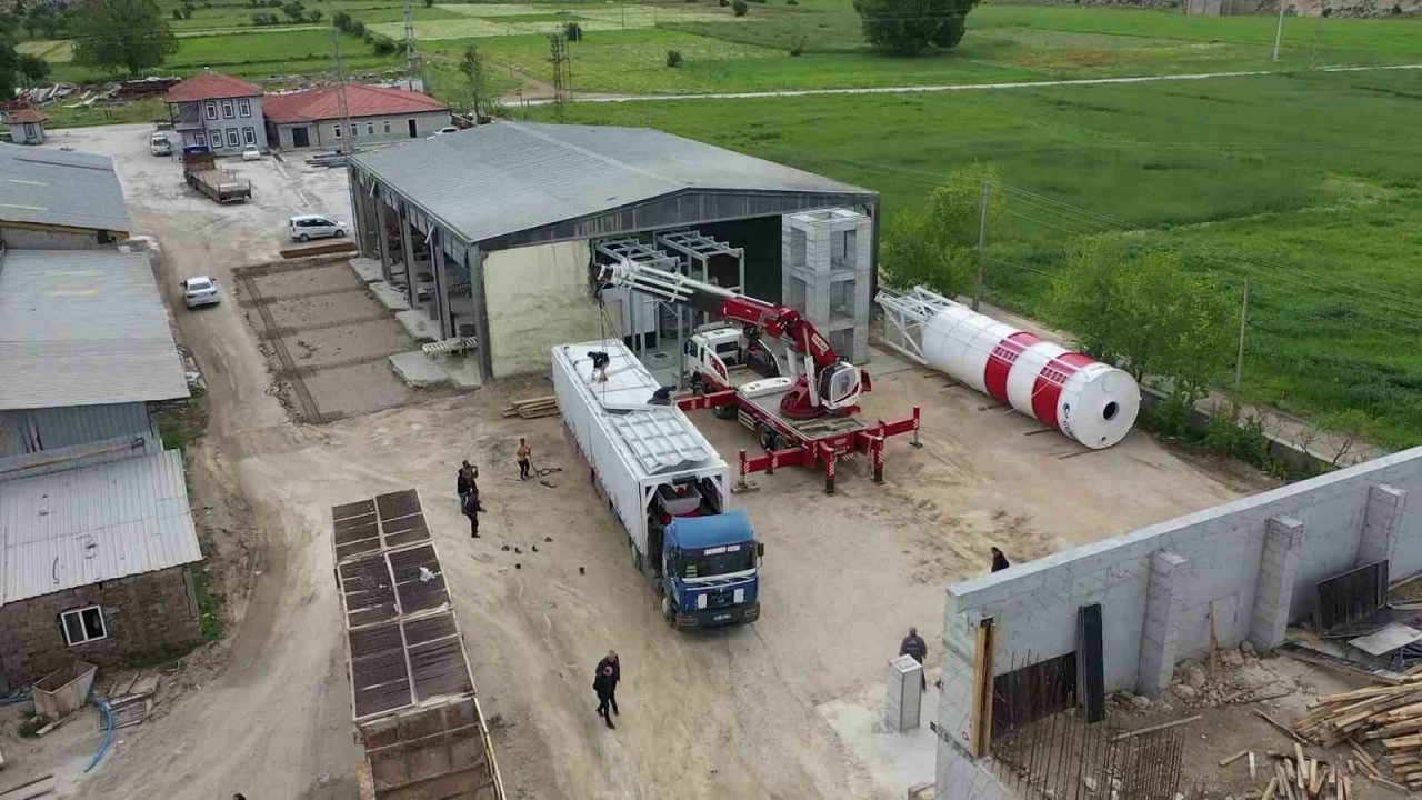 Doğaltaş ve Beton Elemanları Tesisine kurulan yeni beton mikseri ile üretim 3 katına çıkarılıyor