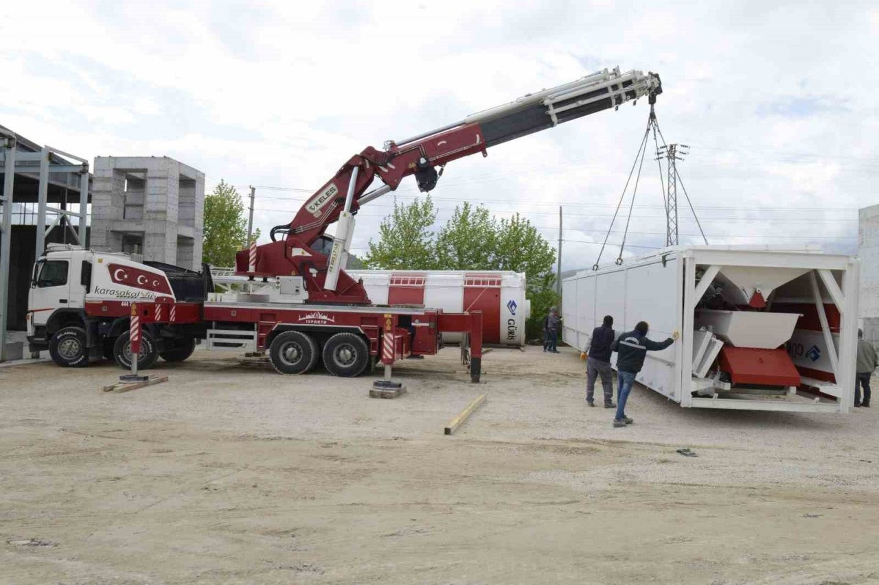 Doğaltaş ve Beton Elemanları Tesisine kurulan yeni beton mikseri ile üretim 3 katına çıkarılıyor