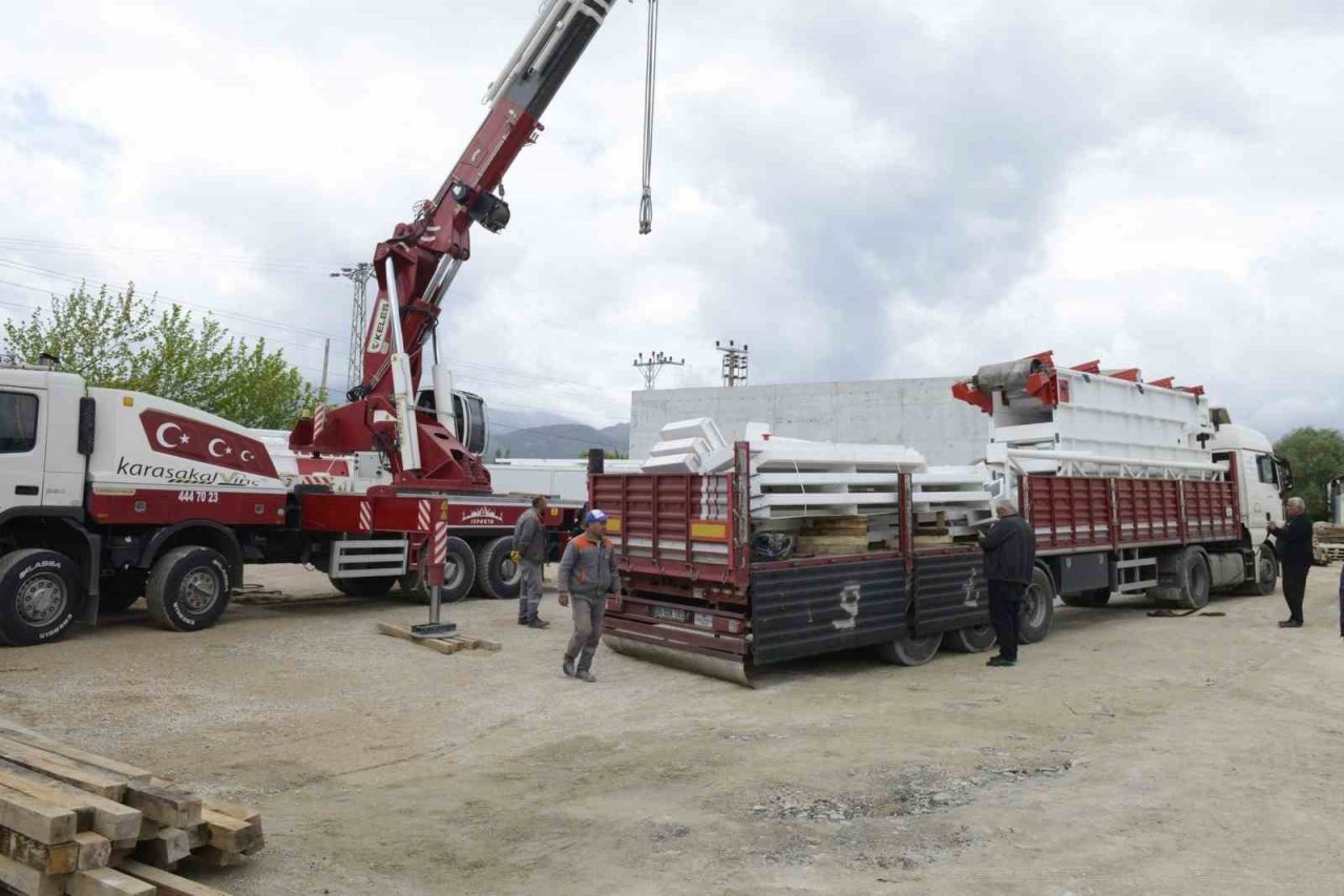 Doğaltaş ve Beton Elemanları Tesisine kurulan yeni beton mikseri ile üretim 3 katına çıkarılıyor