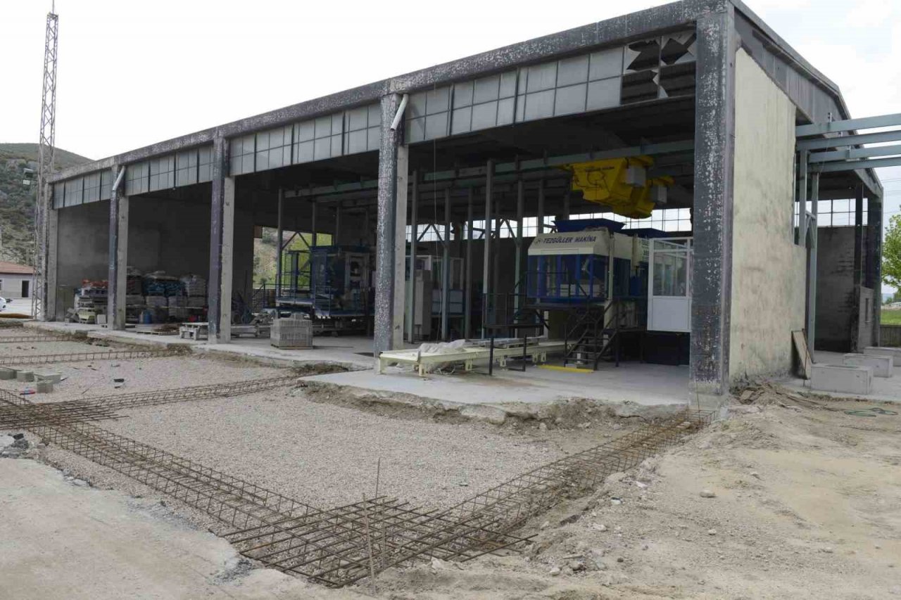 Doğaltaş ve Beton Elemanları Tesisine kurulan yeni beton mikseri ile üretim 3 katına çıkarılıyor