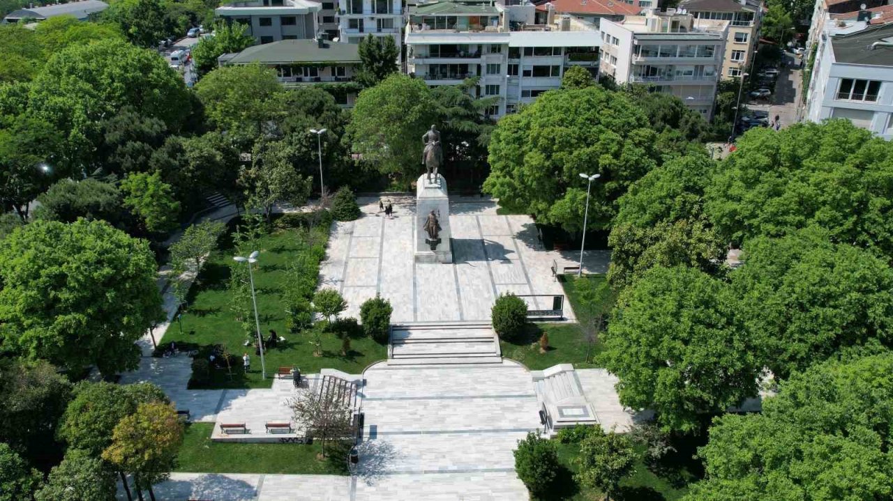 İBB’nin korumaya aldığı İsmet İnönü heykelinin tarihi caminin üzerine inşa edildiği ortaya çıktı