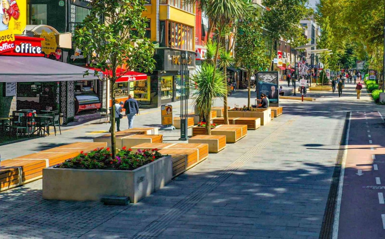 Cumhuriyet Bulvarı Yapı Dergisi’nde