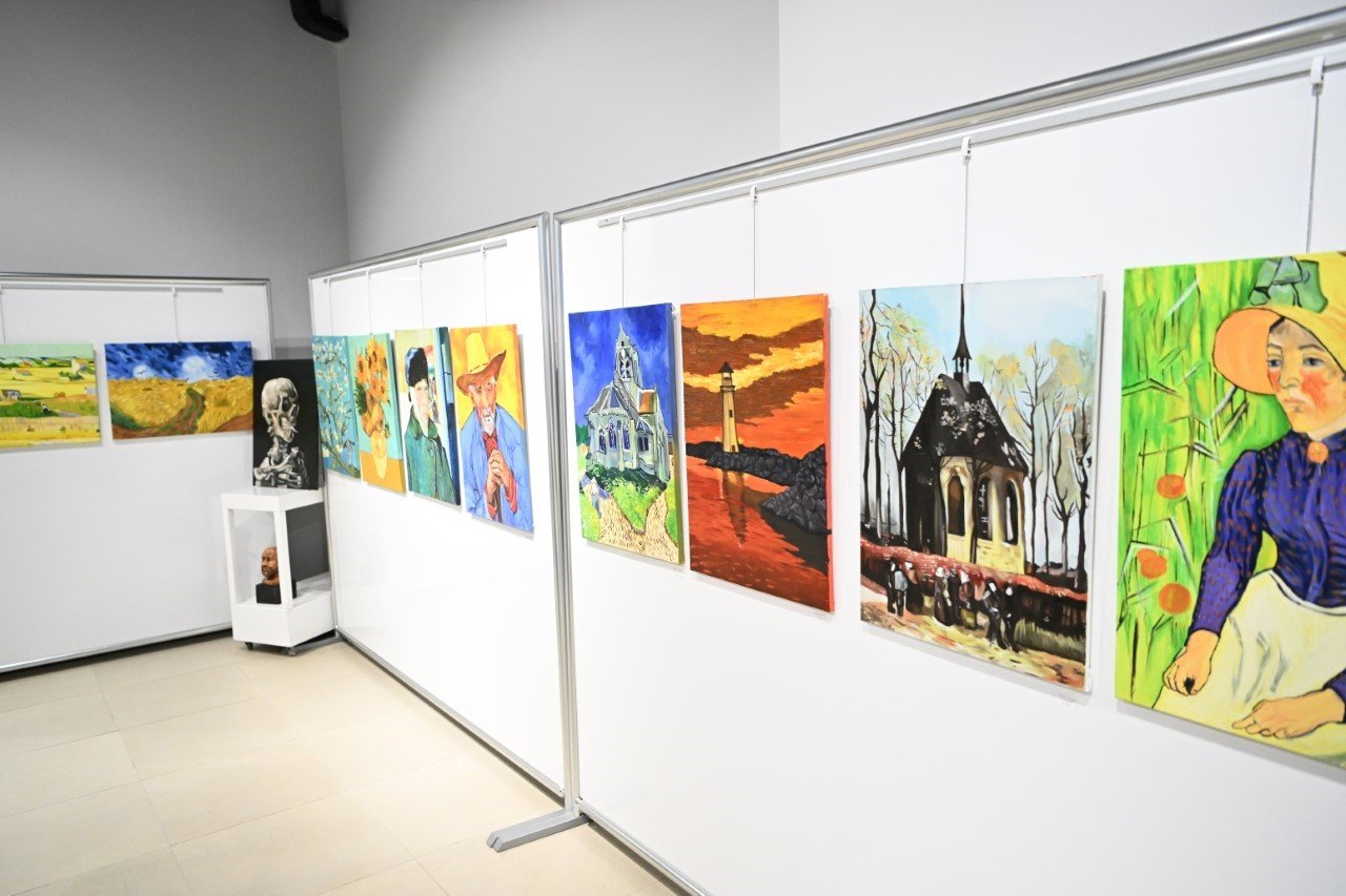 Genç yeteneklerin sergisi ilgi gördü