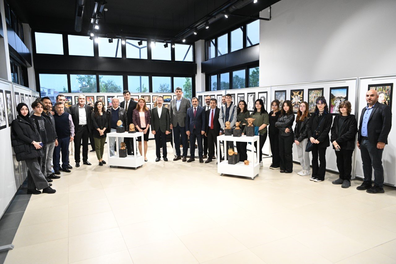 Genç yeteneklerin sergisi ilgi gördü