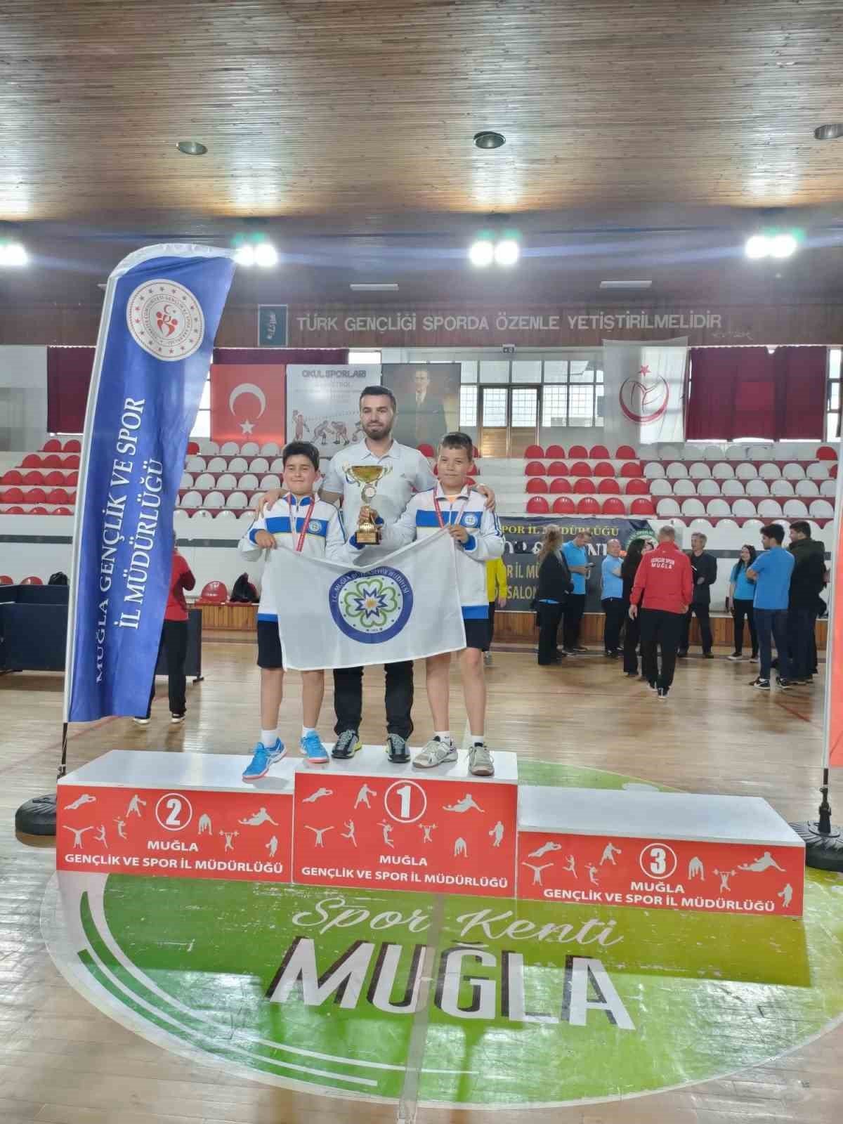 Büyükşehir masa tenisi sporcularından büyük başarı