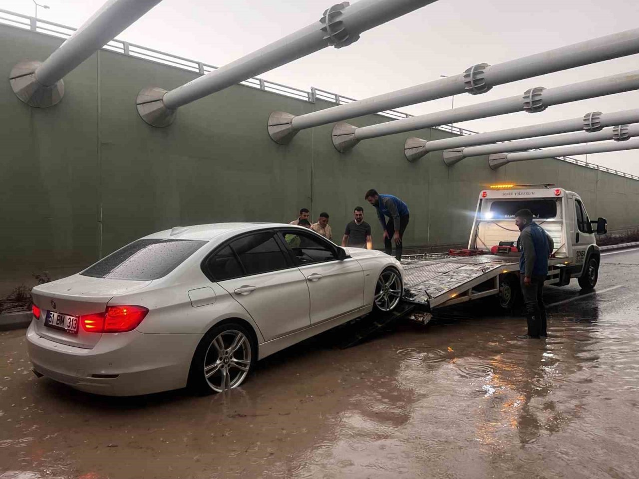 Nevşehir’de sağanak yağış trafiği olumsuz etkiledi