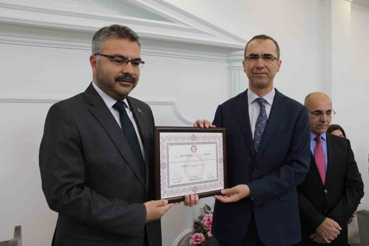 AK Partili vekiller mazbatalarına kavuştu