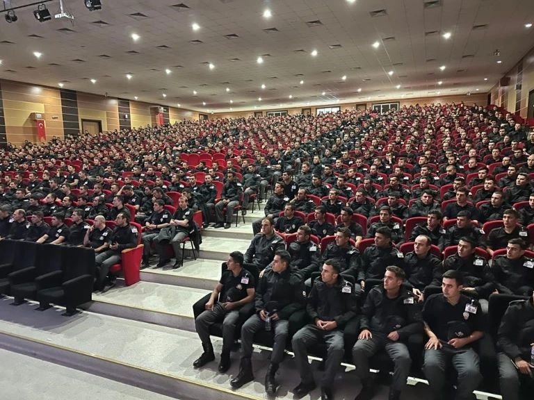 Polis Okulu öğrencilerine narko-rehber eğitimi verildi