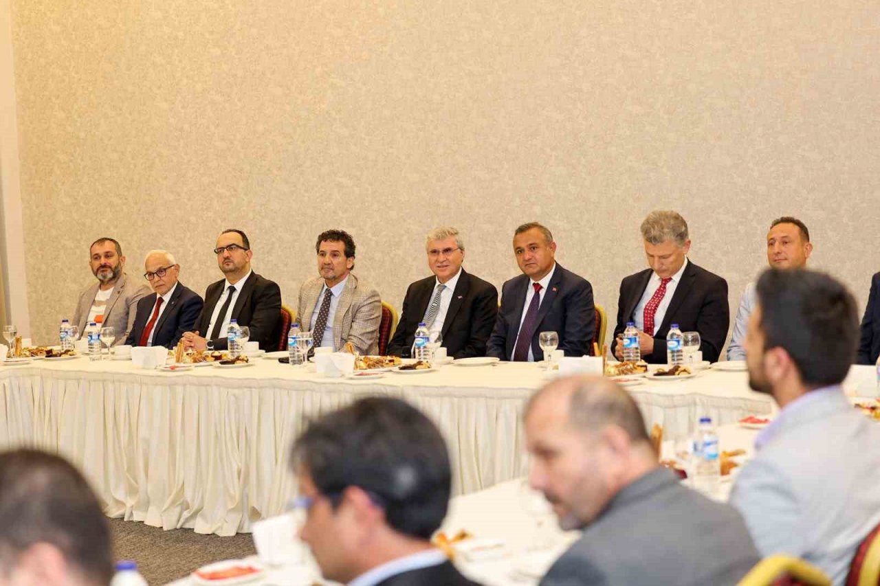 Başkan Yüce Sakarya’nın turizm potansiyelini anlattı