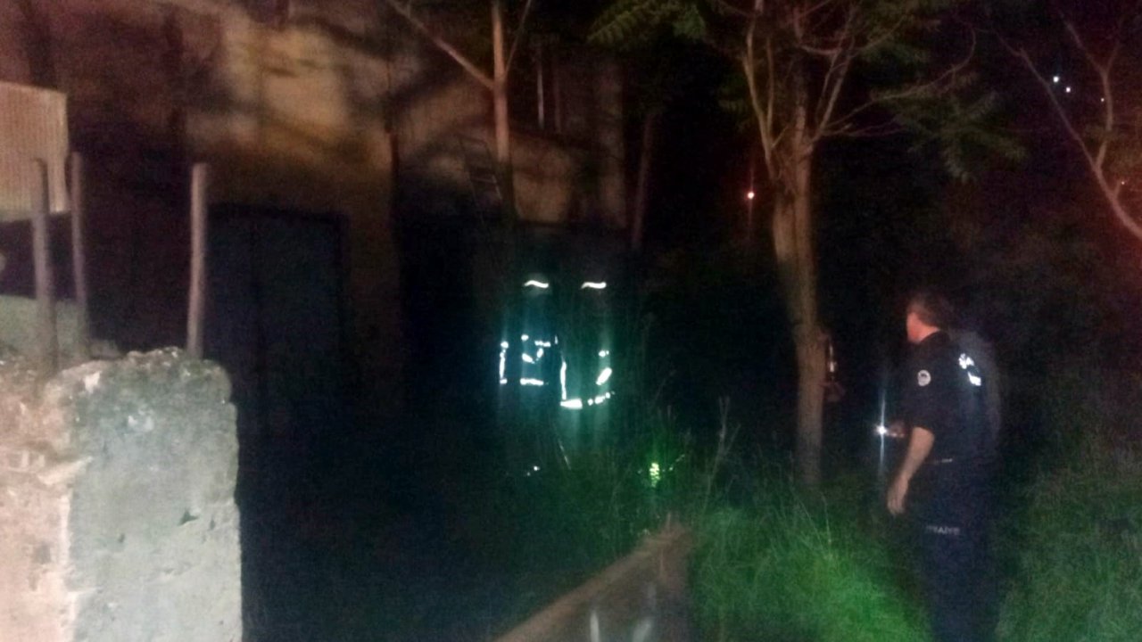 İki katlı evde çıkan yangın söndürüldü