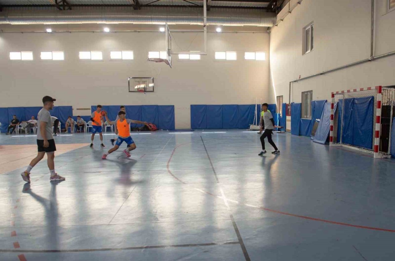 Seyhan’da Hentbol şenliği