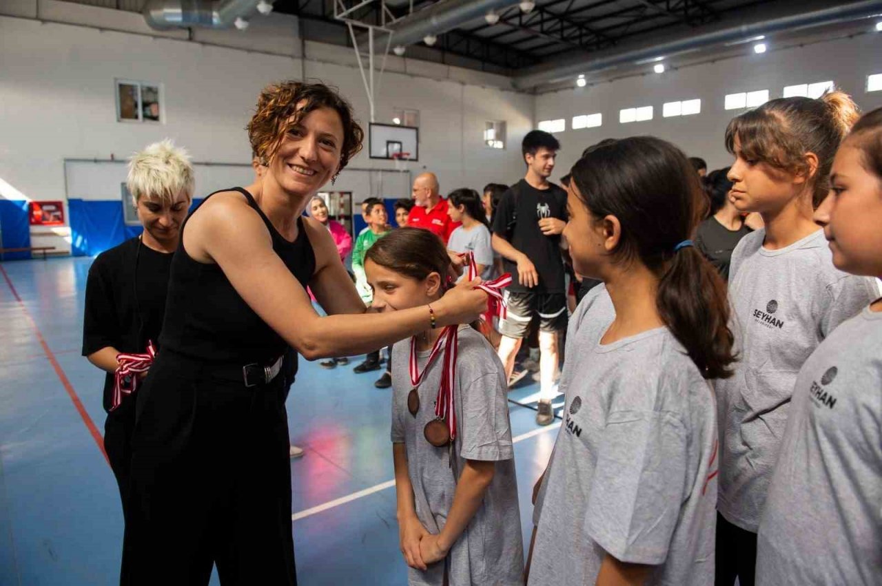 Seyhan’da Hentbol şenliği