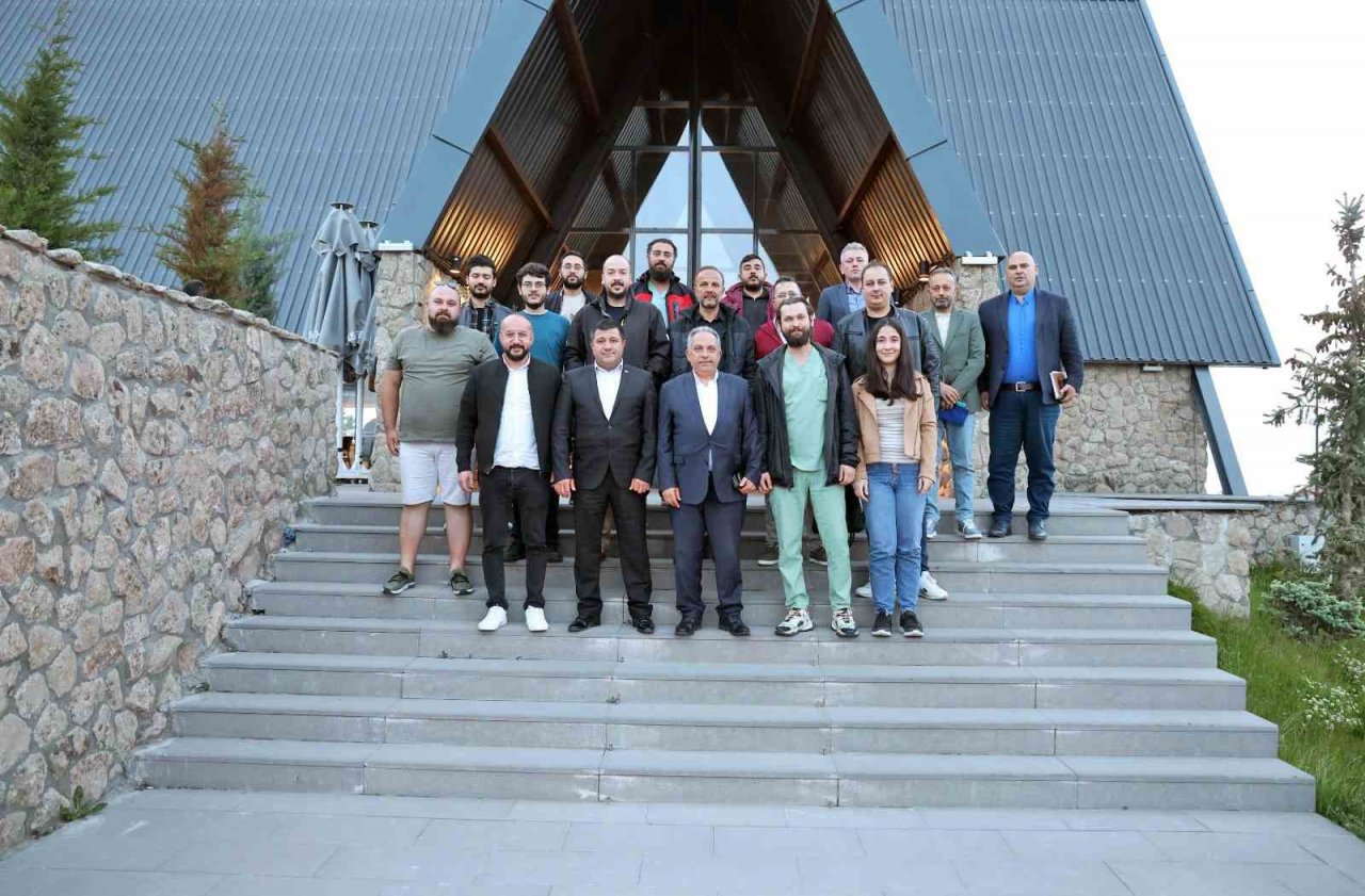 Başkan Yalçın mekik dokuyor