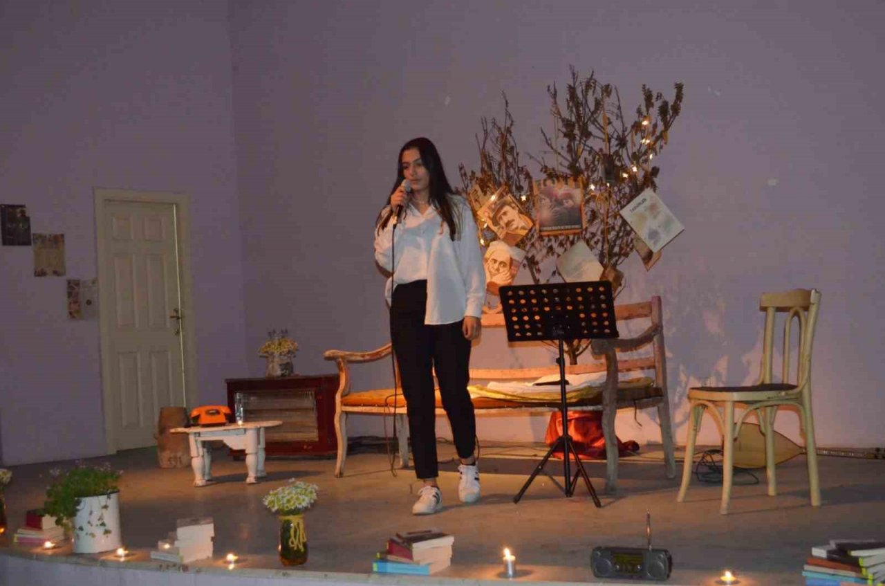 Çemişgezek’te şiir dinletisi büyük beğeni topladı