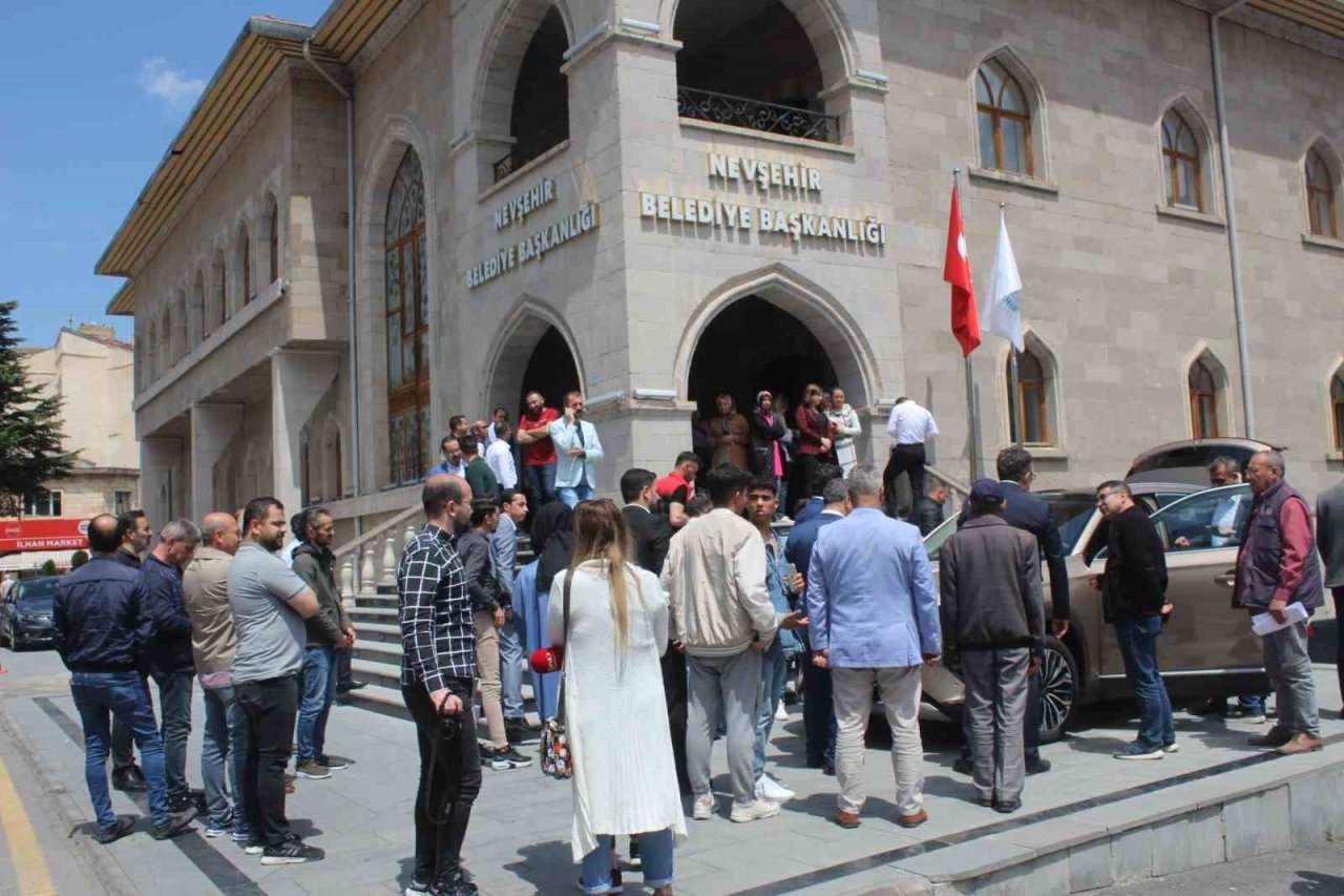 Nevşehir Belediyesine Kapadokya rengi Togg