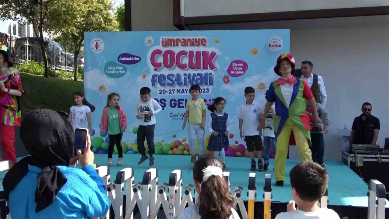 Ümraniye Çocuk Festivali’nde çocuklar doyasıya eğleniyor