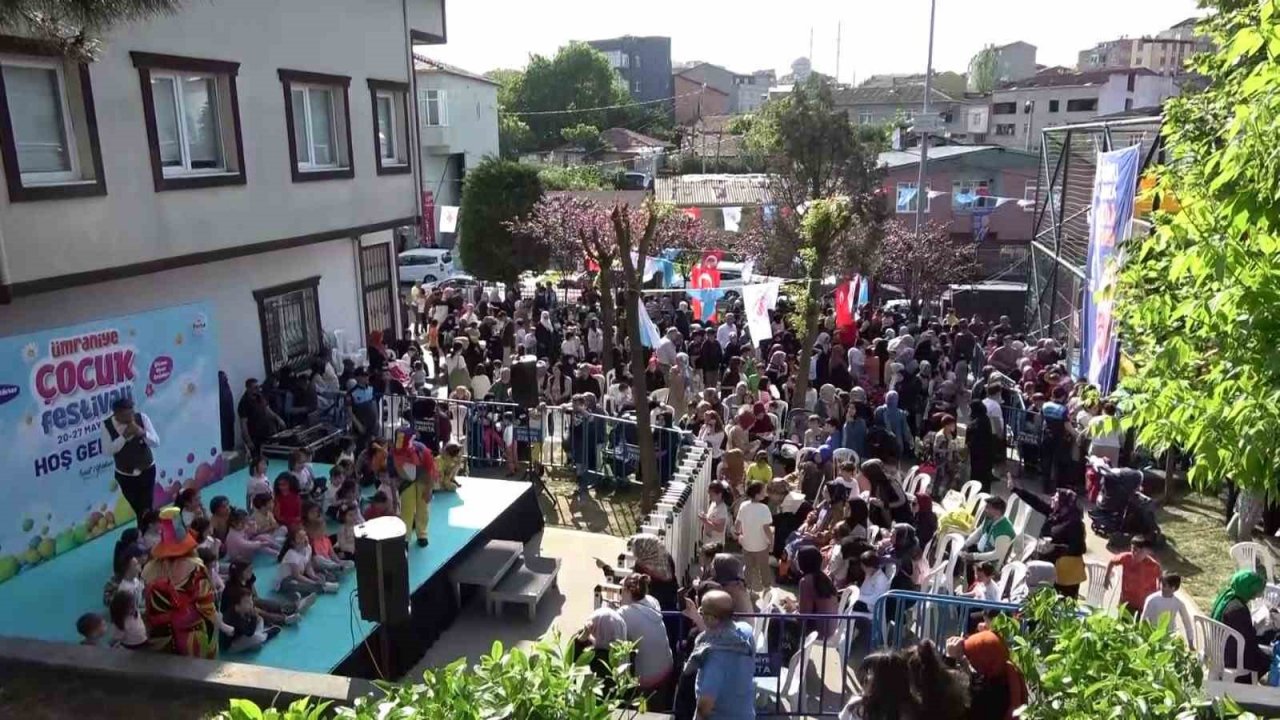 Ümraniye Çocuk Festivali’nde çocuklar doyasıya eğleniyor