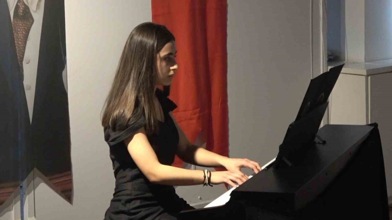 Yalova Güzel Sanatlar Lisesi öğrencilerinden piyano konseri