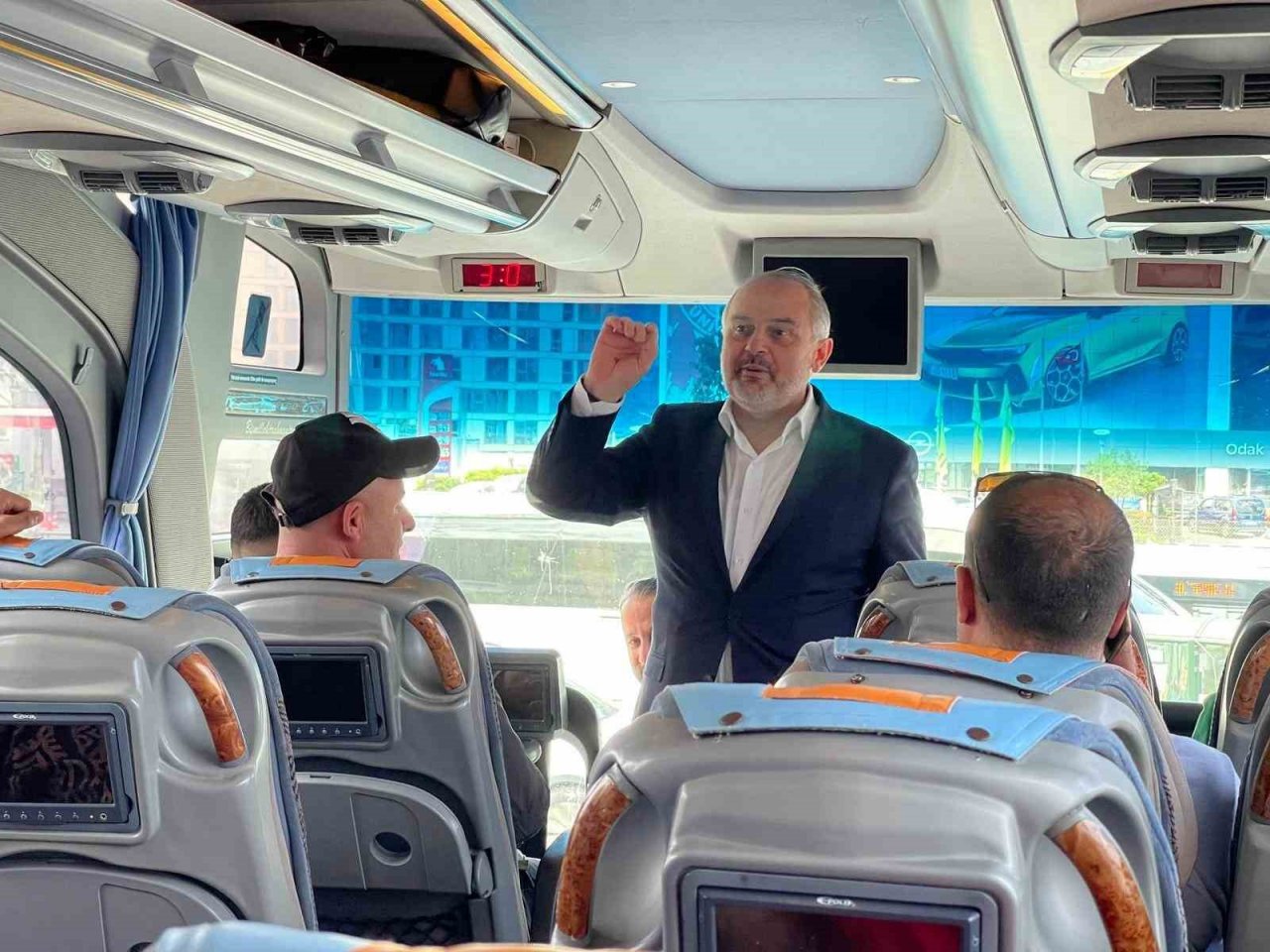 AK Parti İstanbul 100 bin seçmen taşıyor