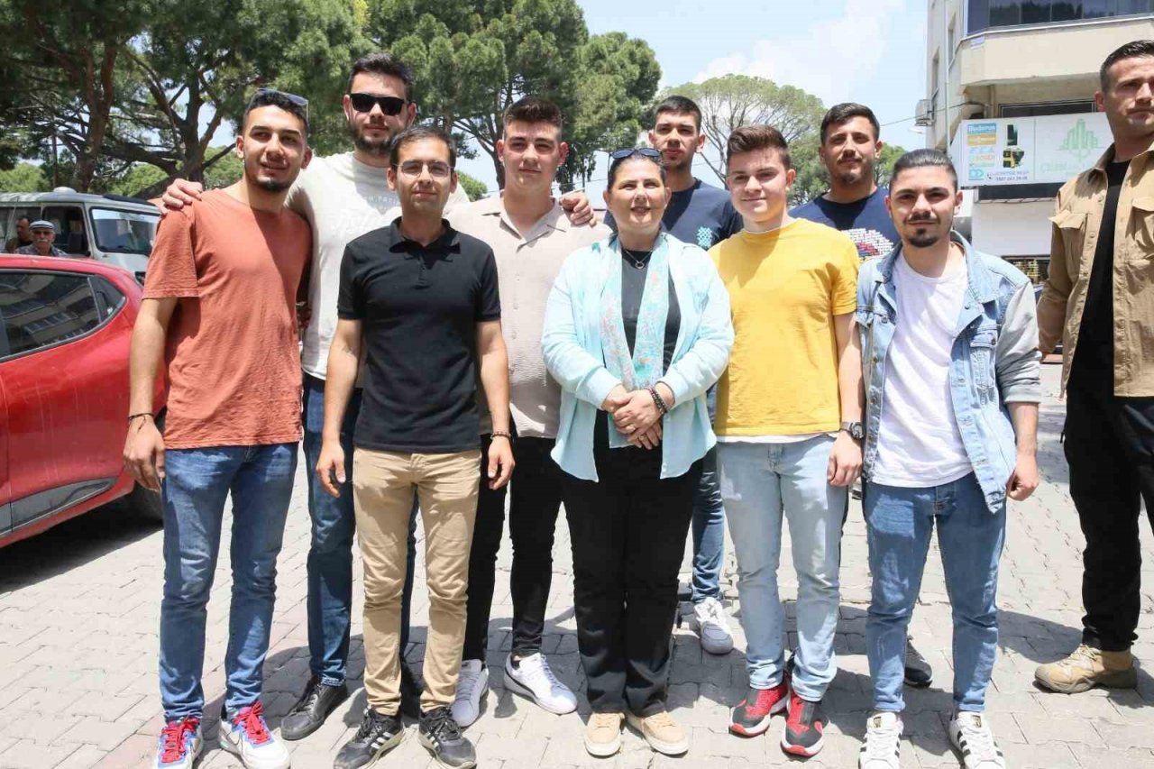 Başkan Çerçioğlu Kuyucak pazarında vatandaşlarla buluştu