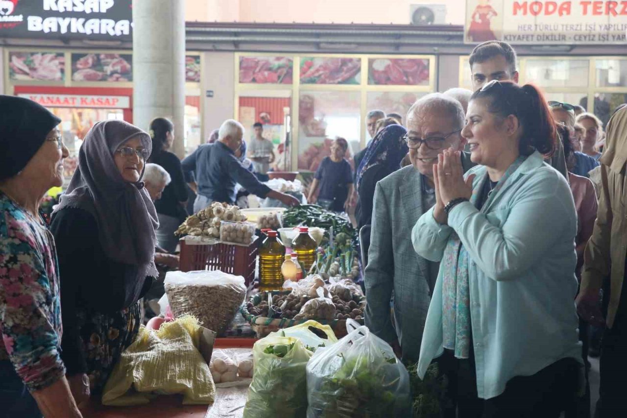 Başkan Çerçioğlu Kuyucak pazarında vatandaşlarla buluştu