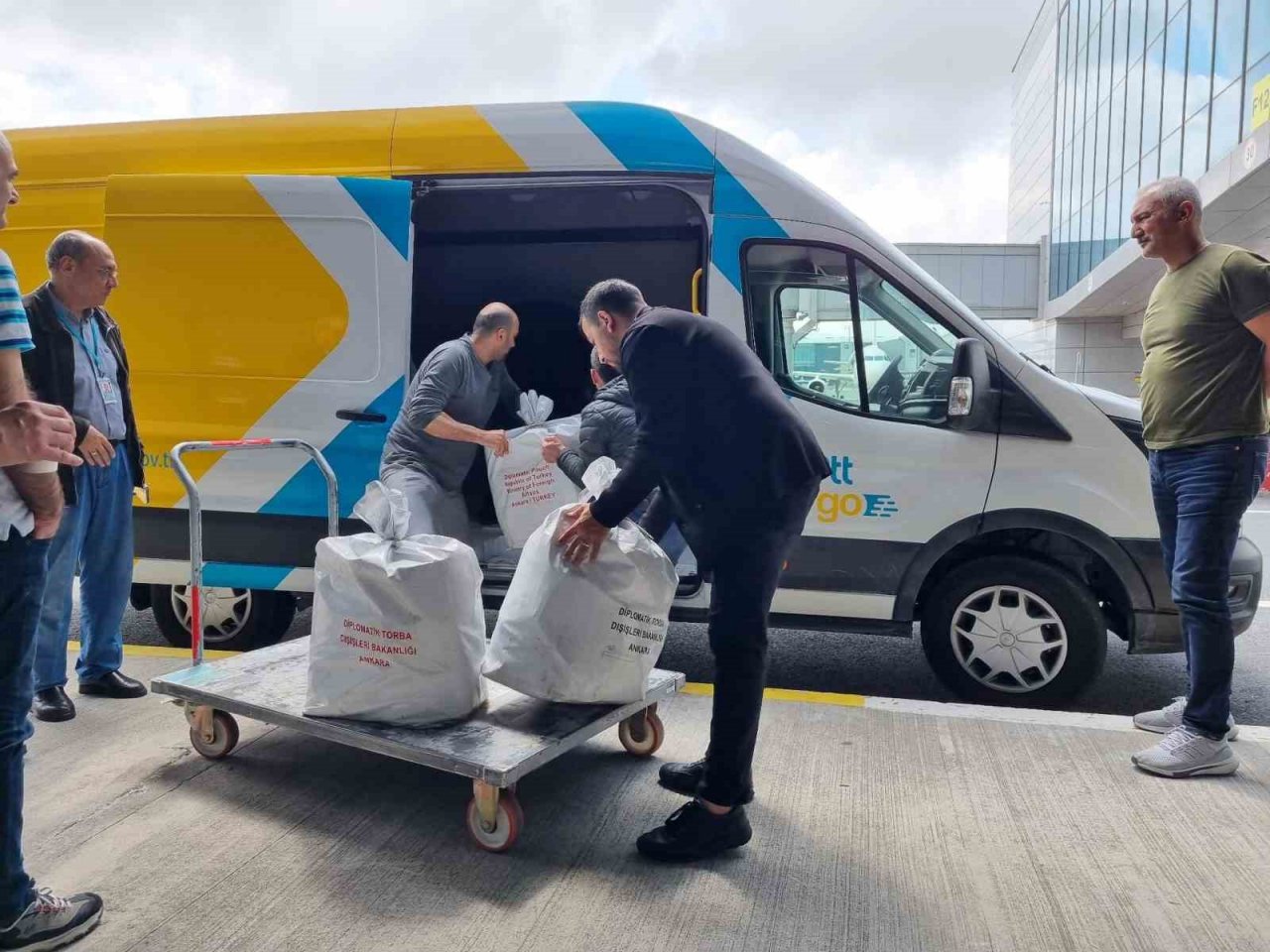 Yurt dışından Türkiye’ye getirilen son oylar Kanada’dan