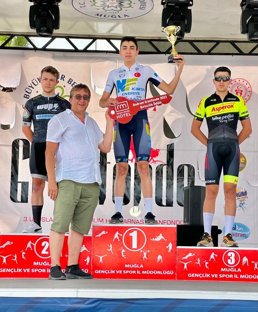Denizlili bisikletçiler Balıkesir ve Bodrum’dan ödüllerle döndü