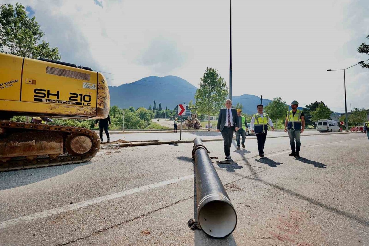 Akbaş Barajı’ndan getirilen su Göveçlik’e ulaştırılıyor