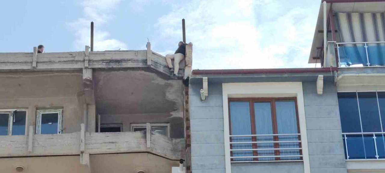 Eski eşiyle görüşebilmek için 3,5 saat ecel terleri döktürdü