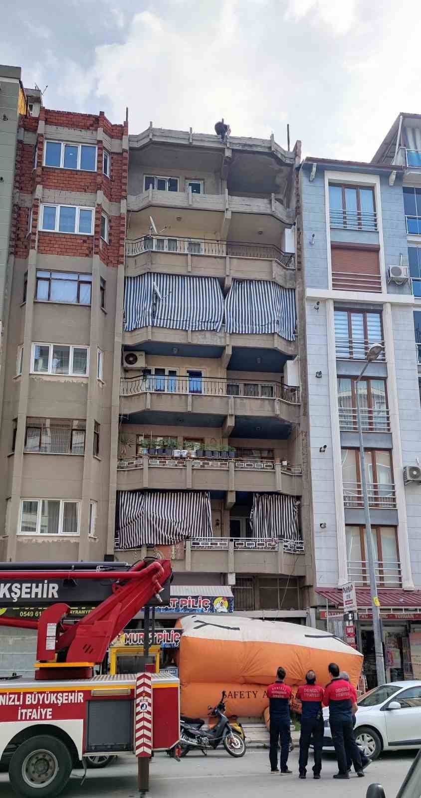 Eski eşiyle görüşebilmek için 3,5 saat ecel terleri döktürdü