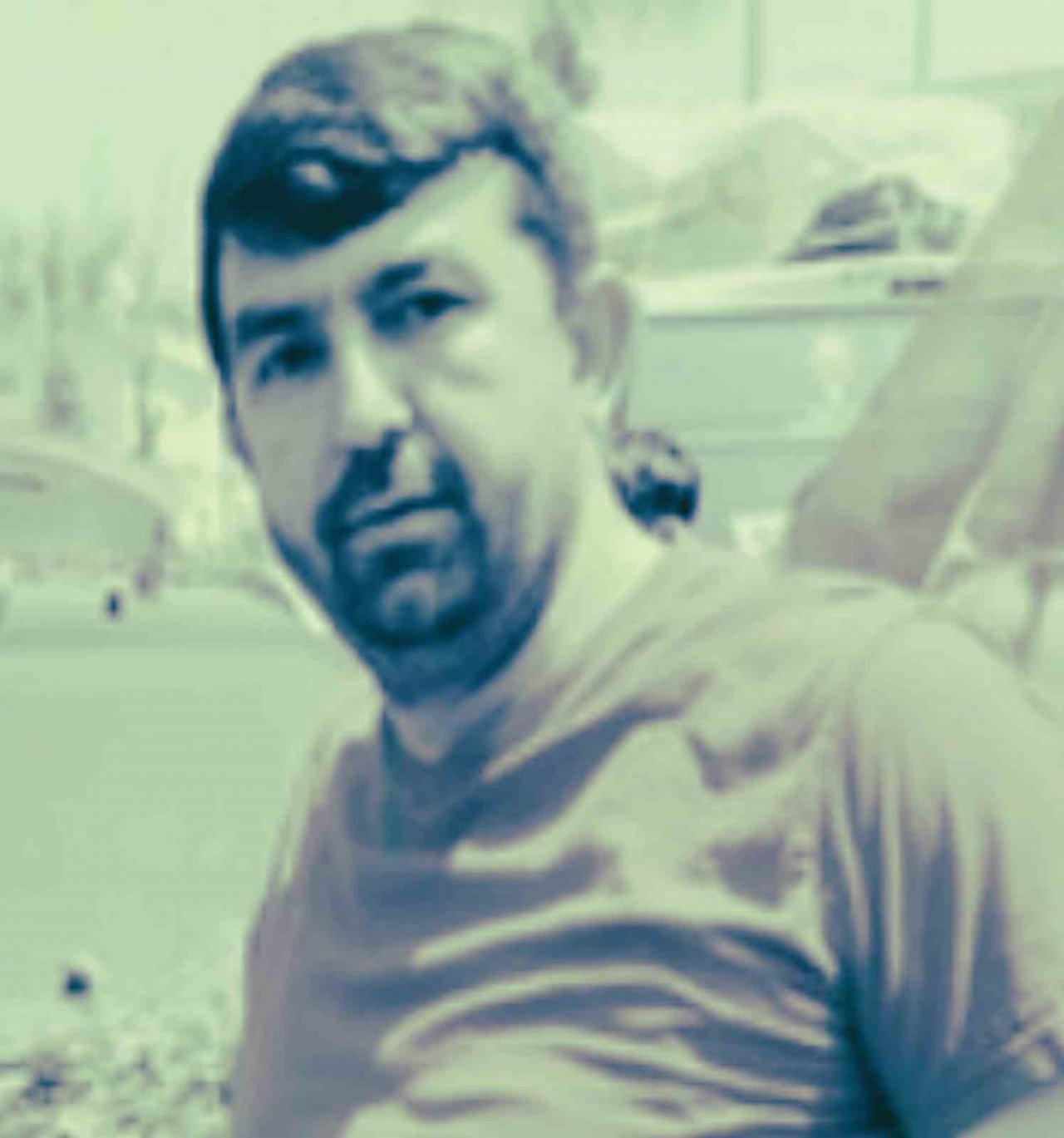 Yola çıkan yavru köpeği kurtarmak isterken canından oldu