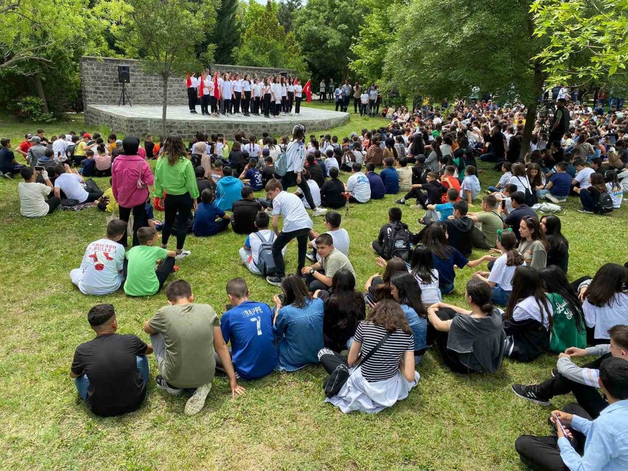 Öğrenciler LGS stresini Elazığ Hipodromunda attı