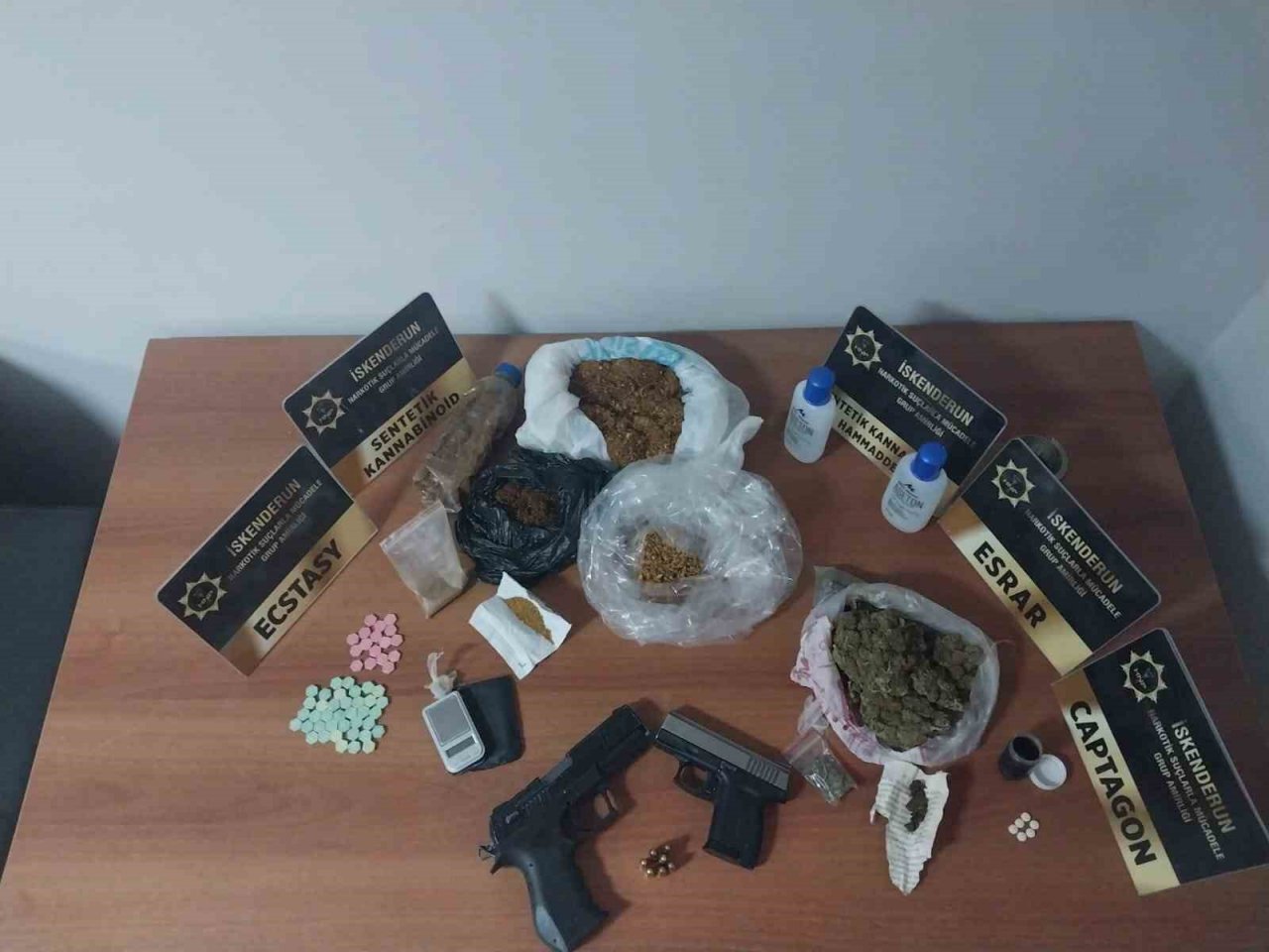 Hatay’da uyuşturucu operasyonu: 2 gözaltı